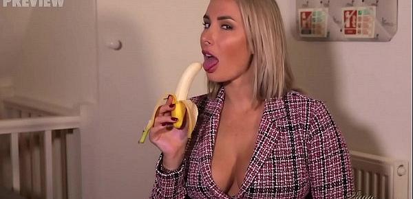  British Babe Paige Turnah is on her lunch break and teasing you with her banana blowjob and pussy strokes